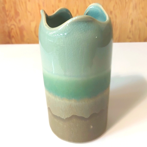 Handmade Ceramic Graduated Neutral Vase - Picture 1 of 13
